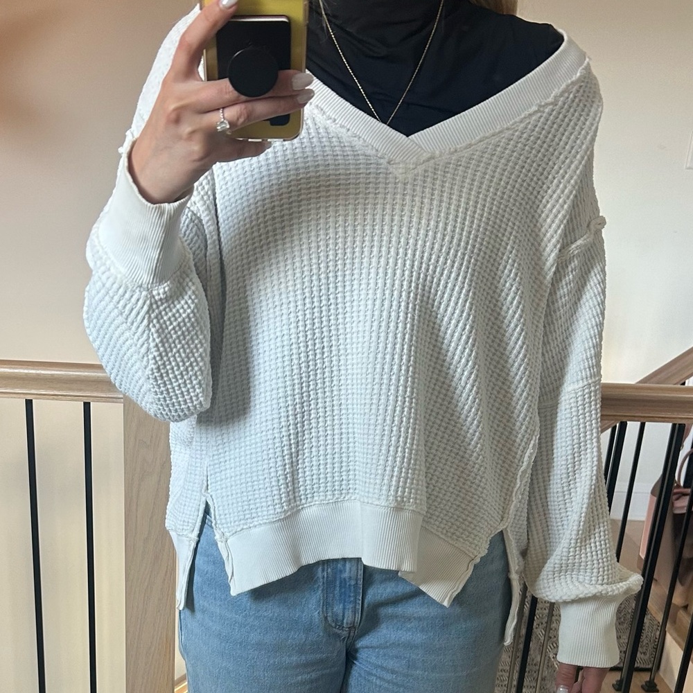 AMERICAN EAGLE Outfitters Ivory Waffle-Knit V-Neck Sweater